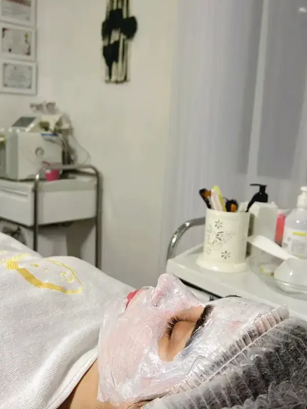 پاکسازی پوست - الهام احمد جانی